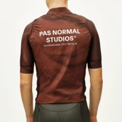 Gilet Pas Normal Studios Mechanism Stow Away - Marrone chiaro